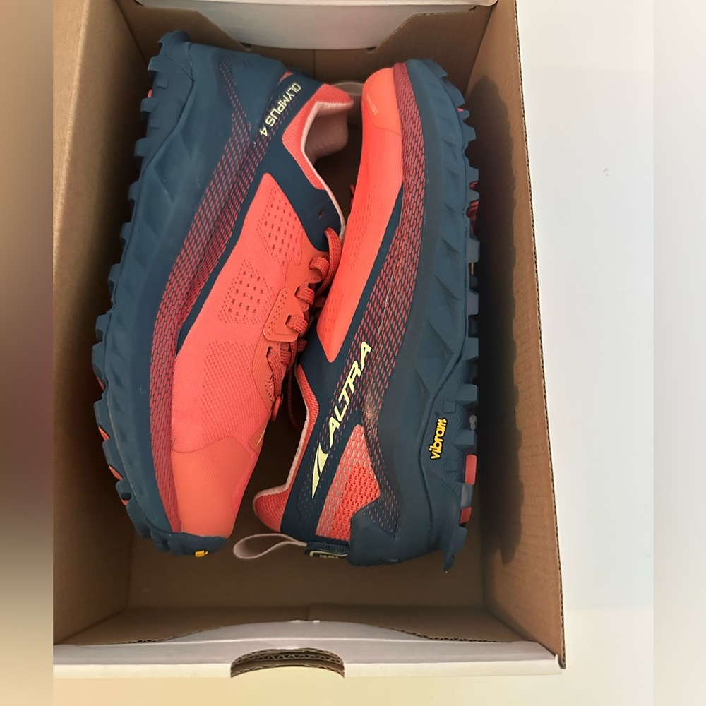 NEW Altra Olympus 4 Women’s